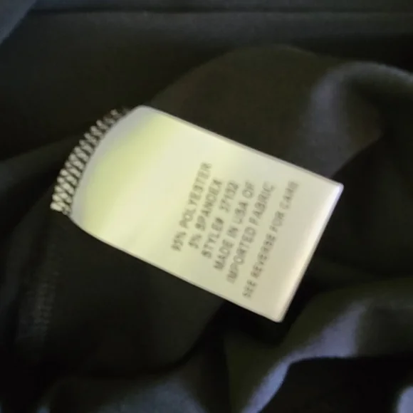 TravelSmith top, black,  wrap front , gold metal clasp S - Picture 4 of 7